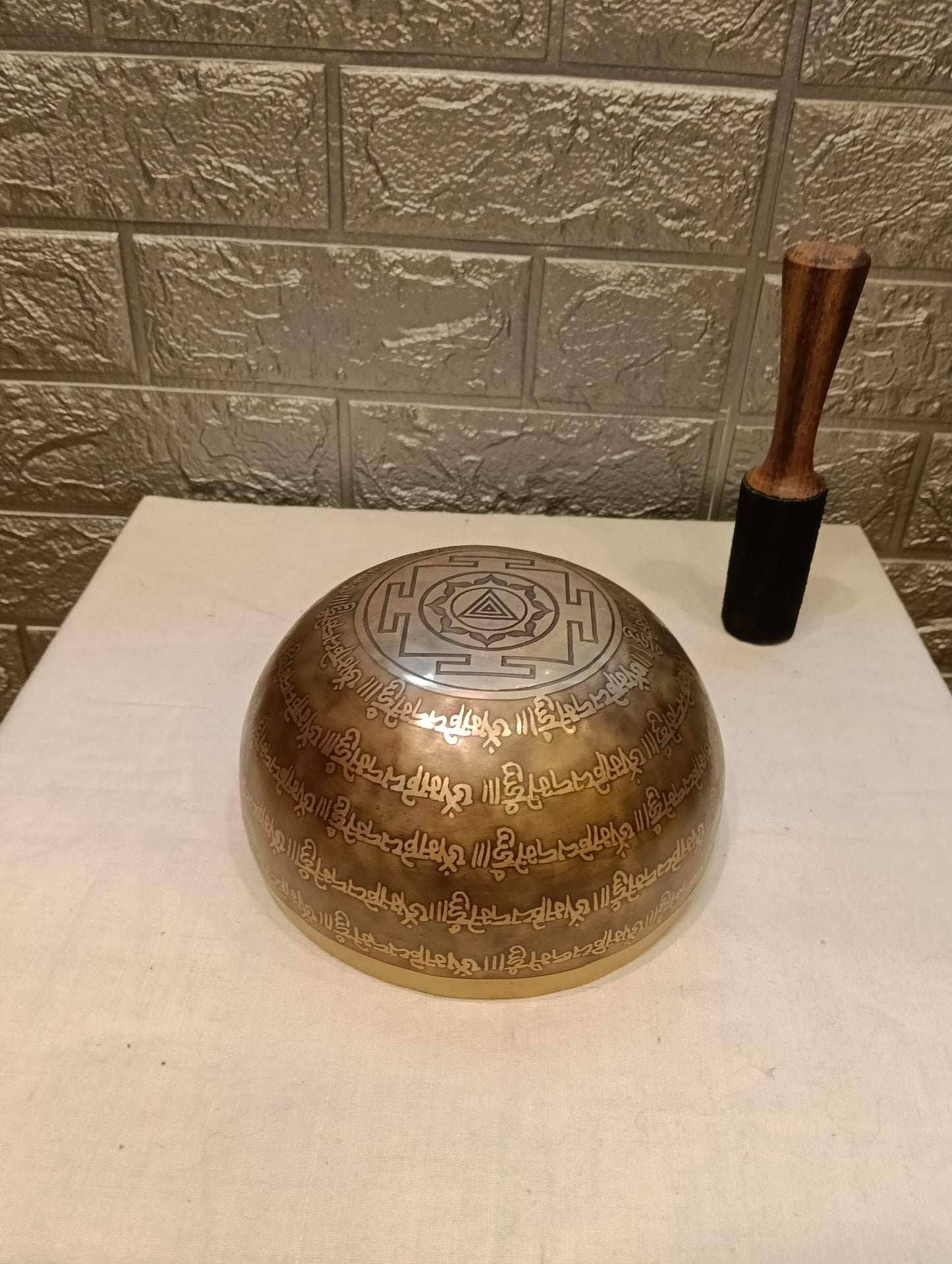 Campana tibetana artigianale decorata – Ø 16 cm