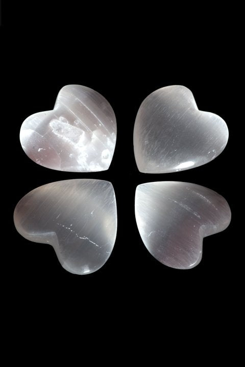Ciottolo di selenite forma di cuore 75g (singolo)