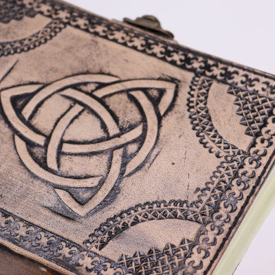 Diario in pelle Triquetra 17.5x12.5 Cm